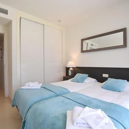Majestic With Pool, Tennis Court, Sea-views In Estepona