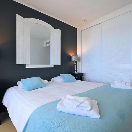 Majestic With Pool, Tennis Court, Sea-views In