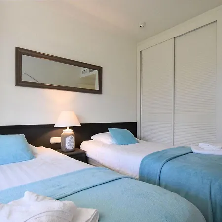 Majestic With Pool, Tennis Court, Sea-views In Appartement
