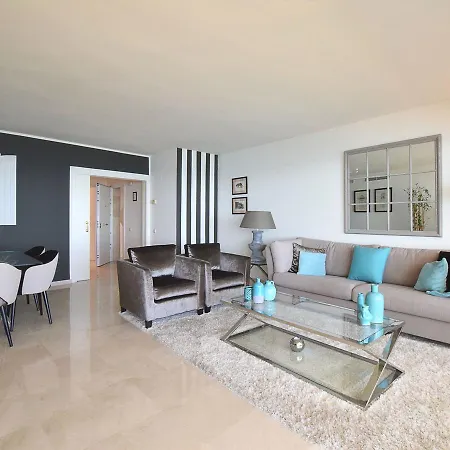 Appartement Majestic With Pool, Tennis Court, Sea-views In